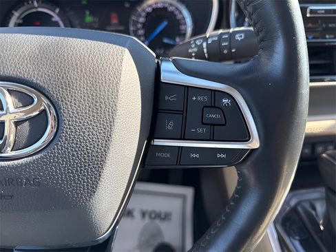 Used 2021 Toyota Highlander Platinum image 31