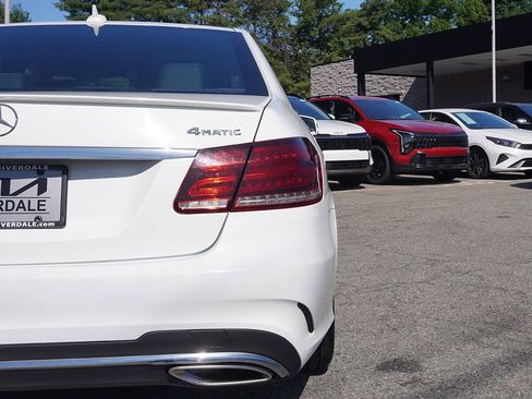 Used 2015 Mercedes-Benz E 350 4MATIC Sedan image 16