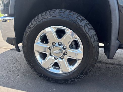 Used 2020 Chevrolet Silverado 2500 LTZ w/ LTZ Premium Package AWD/4WD image 30
