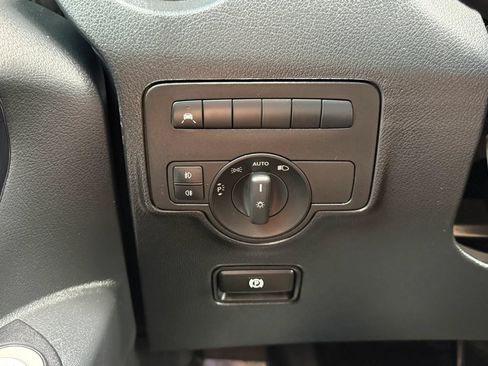 Used 2022 Mercedes-Benz Metris image 19