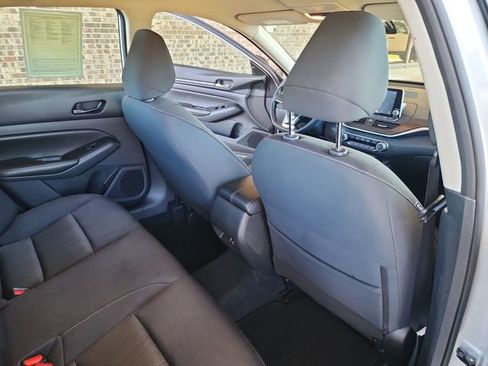 Used 2024 Nissan Altima 2.5 SV image 28