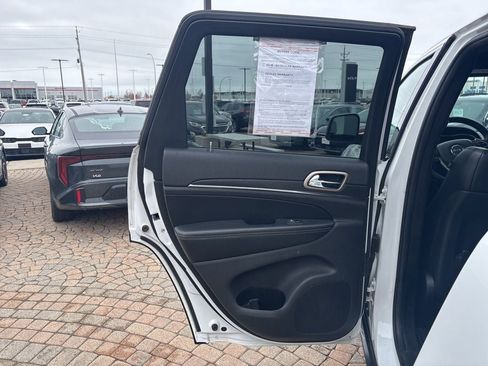 Used 2015 Jeep Grand Cherokee Limited image 25