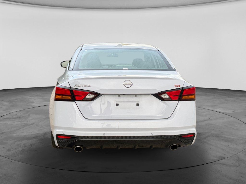 Used 2025 Nissan Altima 2.5 SR FWD image 7