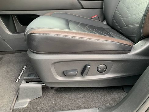 Used 2024 Nissan Pathfinder Platinum FWD image 24