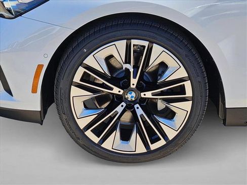 Used 2026 BMW 530i w/ Premium Package RWD image 18