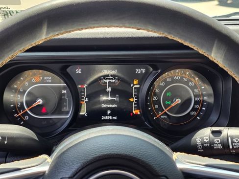 Used 2024 Jeep Wrangler Unlimited Sahara AWD/4WD image 21