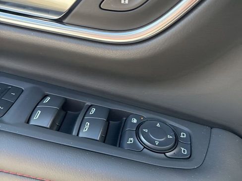 Used 2024 Chevrolet Suburban RST w/ Luxury Package image 18