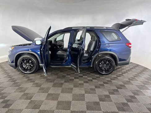 Certified 2025 Honda Pilot Elite image 10