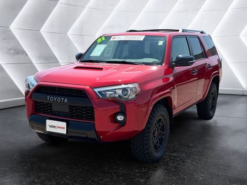 Used 2021 Toyota 4Runner Venture w/ Moonroof Package AWD/4WD image 3