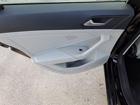 Used 2020 Volkswagen Jetta S image 11