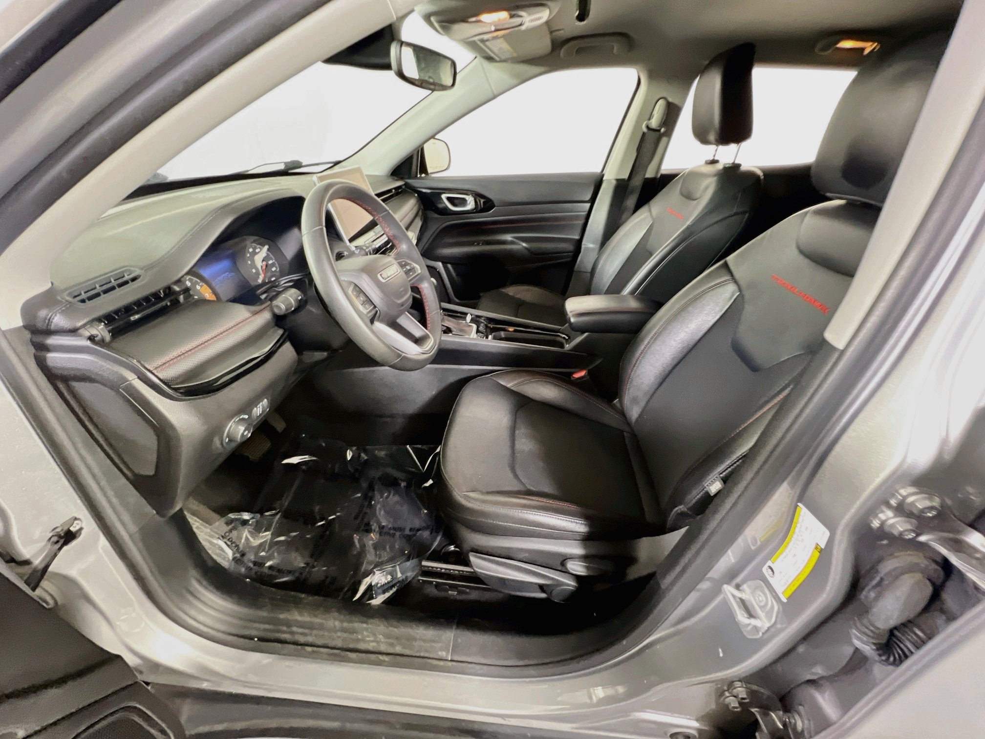 Used 2022 Jeep Compass Trailhawk AWD/4WD image 19