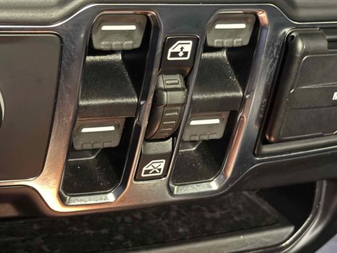 Used 2021 Jeep Wrangler Unlimited Sport AWD/4WD image 20