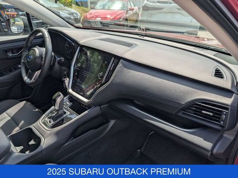 Used 2025 Subaru Outback Premium AWD/4WD image 31