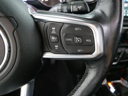 Used 2020 Jeep Wrangler Unlimited Sahara AWD/4WD image 28
