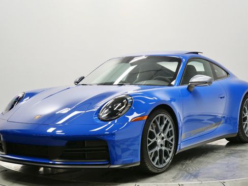 Used 2026 Porsche 911 Carrera T image 5
