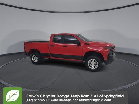 Used 2020 Chevrolet Silverado 1500 Custom Trail Boss w/ Custom Convenience Package AWD/4WD image 2