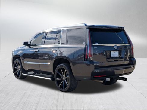 Used 2015 Cadillac Escalade Premium image 3