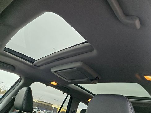 Used 2022 Honda Pilot Elite image 8