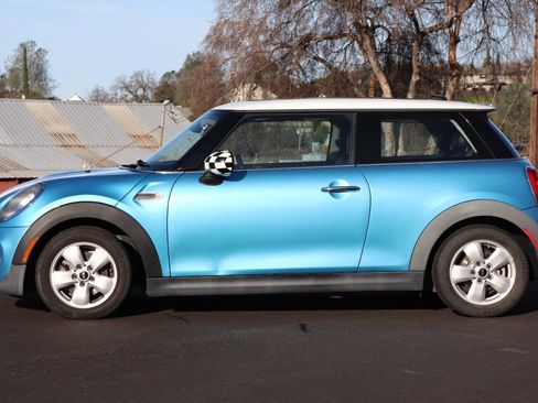 Used 2016 MINI Cooper 2-Door Hardtop image 5