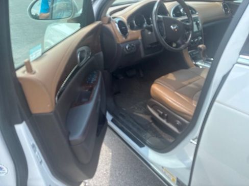 Used 2017 Buick Enclave Leather FWD image 22