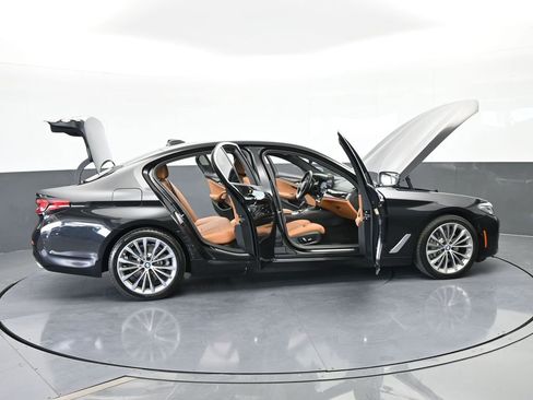 Used 2022 BMW 530i w/ Premium Package image 81