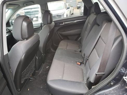 Used 2012 Kia Sorento LX w/ Convenience Pkg image 13