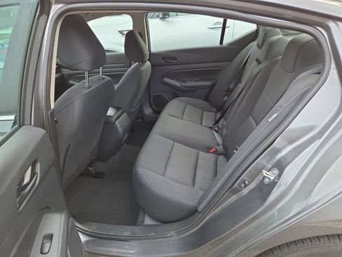 Used 2025 Nissan Altima 2.5 SV image 9