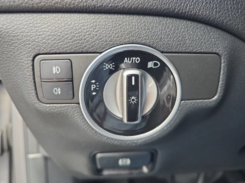 Used 2016 Mercedes-Benz GLA 250 4MATIC image 48