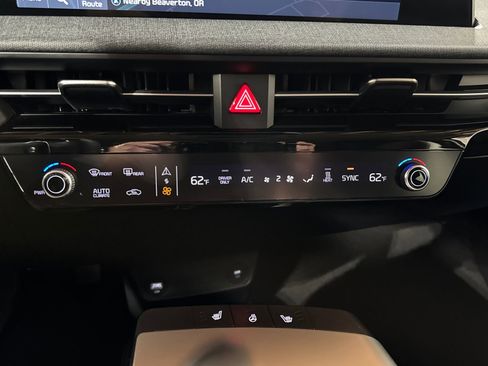 Certified 2024 Kia EV6 Light AWD/4WD image 23