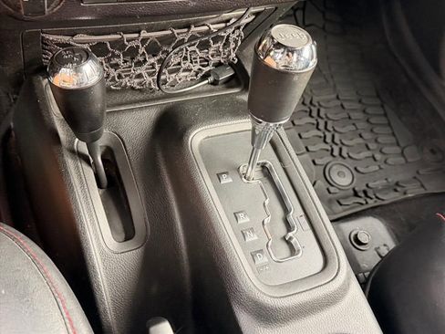 Used 2017 Jeep Wrangler Unlimited Sport w/ Connectivity Group AWD/4WD image 21