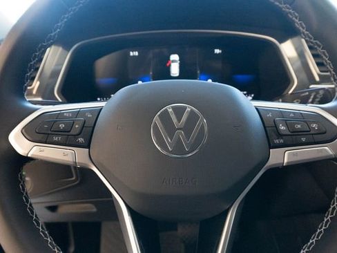 Used 2024 Volkswagen Tiguan SE FWD image 19