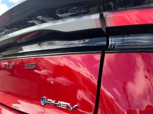New 2026 Toyota Prius Plug-In Hybrid FWD image 7