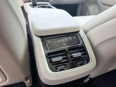 Used 2025 Volvo XC90 B6 Plus w/ Protection Package Premier AWD/4WD image 15