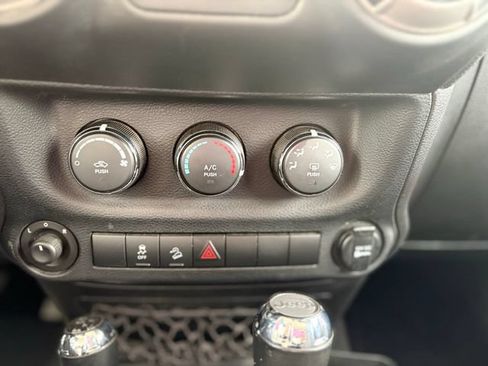 Used 2014 Jeep Wrangler Sport w/ Quick Order Package 24S AWD/4WD image 19