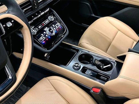 Used 2022 Lincoln Corsair Reserve w/ Luxury Package image 14