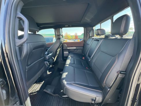 Certified 2022 Ford F150 Lariat w/ Equipment Group 502A High image 25