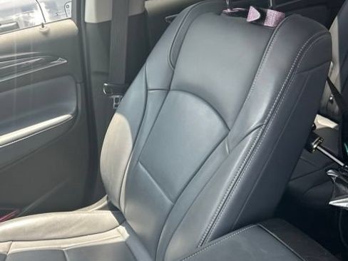 Certified 2019 Buick Enclave Essence FWD image 5