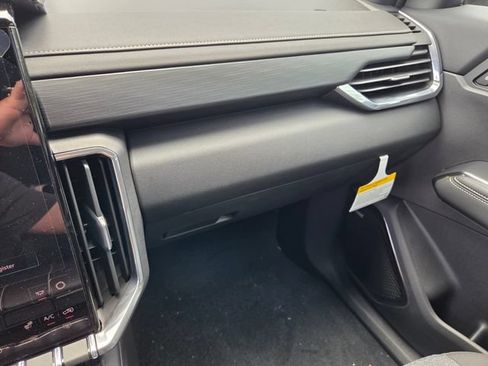 New 2026 GMC Acadia Elevation FWD image 25