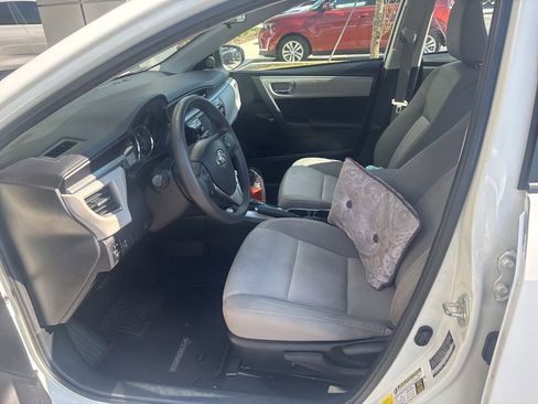 Used 2015 Toyota Corolla LE image 3