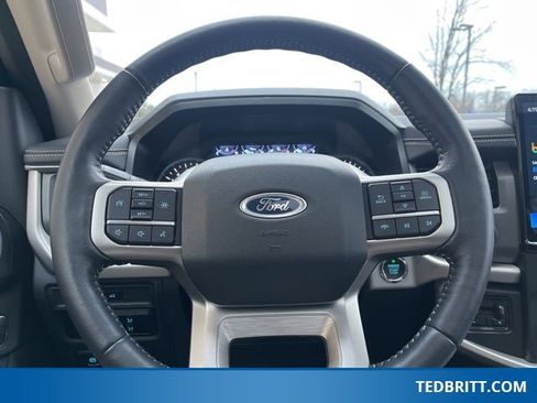 Used 2022 Ford Expedition XLT image 28