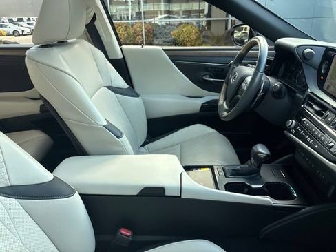 Certified 2025 Lexus ES 300h w/ Luxury Package FWD image 8
