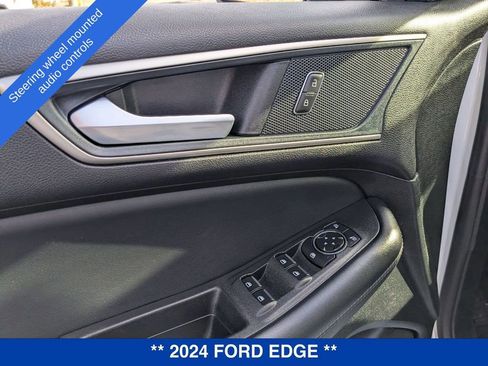 Used 2024 Ford Edge SEL image 15