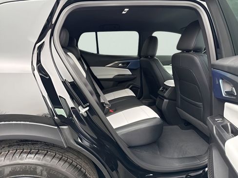 New 2026 Chevrolet Equinox EV LT image 11