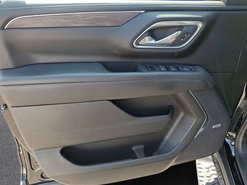 Used 2023 Chevrolet Suburban Z71 AWD/4WD image 6