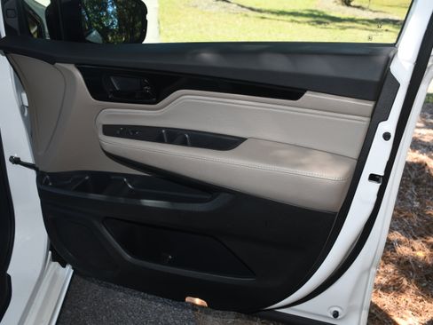 Used 2023 Honda Odyssey Elite image 21