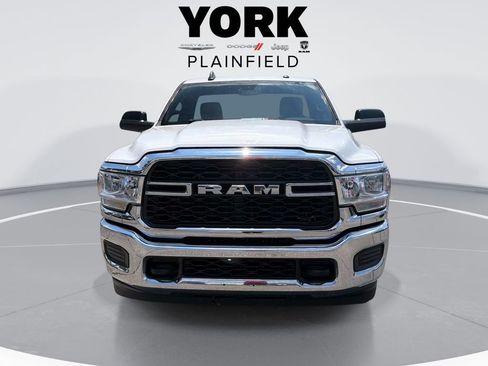 Used 2022 RAM 2500 Tradesman w/ Chrome Appearance Group RWD image 2