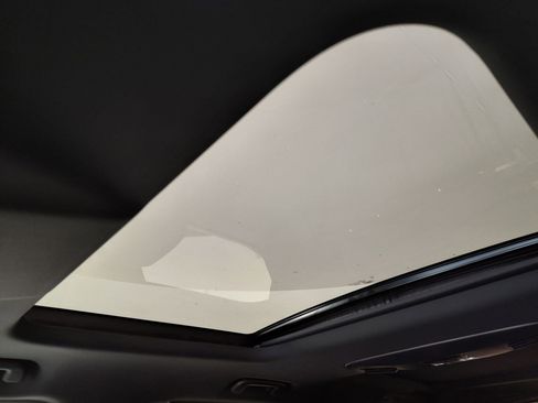 Used 2025 Land Rover Discovery Dynamic SE image 11