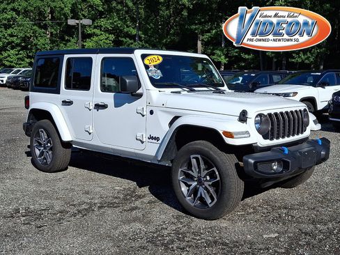 Certified 2024 Jeep Wrangler Unlimited w/ Convenience Group AWD/4WD image 1