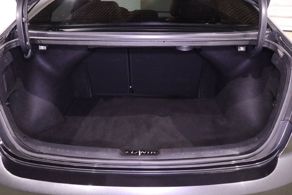 Used 2020 Hyundai Elantra Limited w/ Cargo Package (C1) FWD image 30