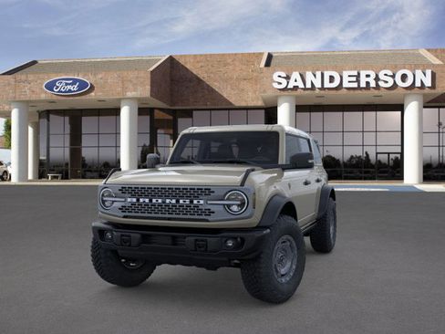 New 2025 Ford Bronco Badlands image 2